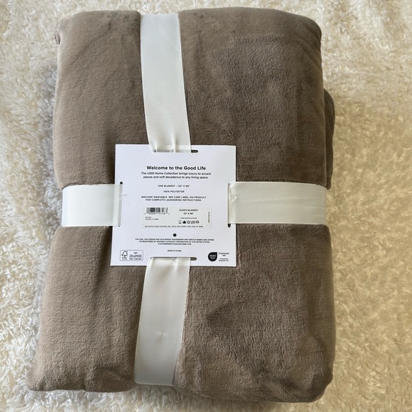 UGG Novah Queen Fleece Blanket Light Fawn Brown Bedding Comforter Reversible NEW - Picture 4 of 7